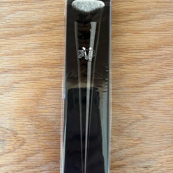 KVD Lock It #10 Brush - Picture 2 of 4